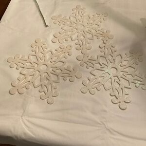 Set of 3 glittery snow flakes